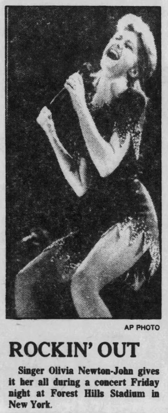 Olivia at Forest Hills Stadium NY 13 Aug 1982 - Des Moines Tribune