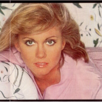 Olivia Newton-John’s Greatest Hits, Volume 2 Australian 1998 CD release, gatefold Olivia Newton-John (Click to enlarge) Olivia Newton-John’s Greatest Hits, Volume 2 Australian 1998 CD release, gatefold Olivia Newton-John