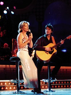 Olivia Newton-John Carols by Candlelight. Photo Jenny Nolte