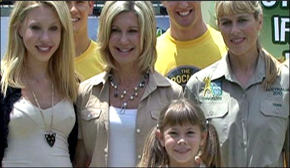 Olivia Newton-John, Chloe and Bindi and Terri Irwin November 2007 Olivia
