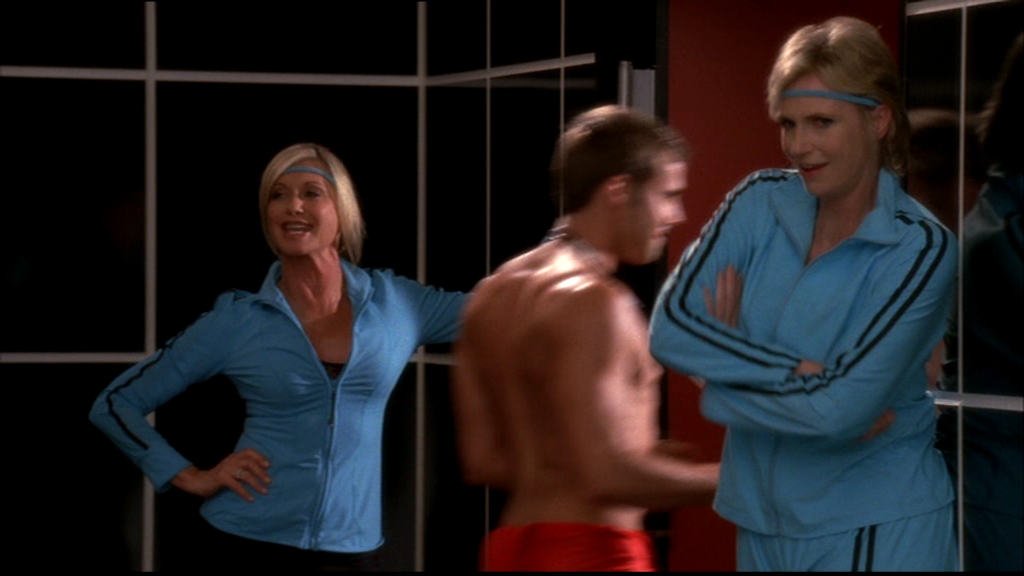 Olivia Newton-John and Jane Lynch in Physical Glee video Olivia Newton-John and Jane Lynch in Physical video