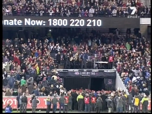 Olivia Newton-John Melbourne Cricket Ground 2011