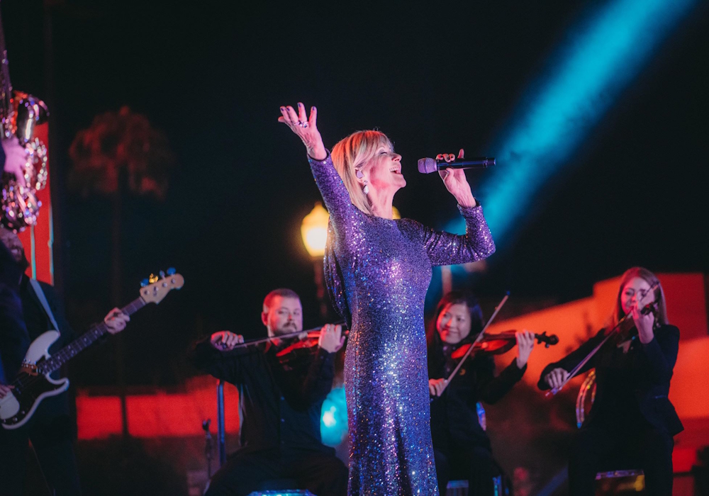 Olivia Newton-John performs at Disney's Fairy Tale Weddings 2018 Olivia Newton-John performs at Disney's Fairy Tale Weddings 2018