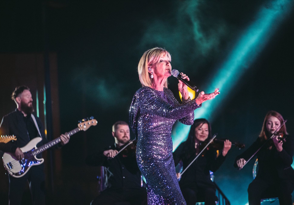 Olivia Newton-John performs at Disney's Fairy Tale Weddings 2018 Olivia Newton-John performs at Disney's Fairy Tale Weddings 2018